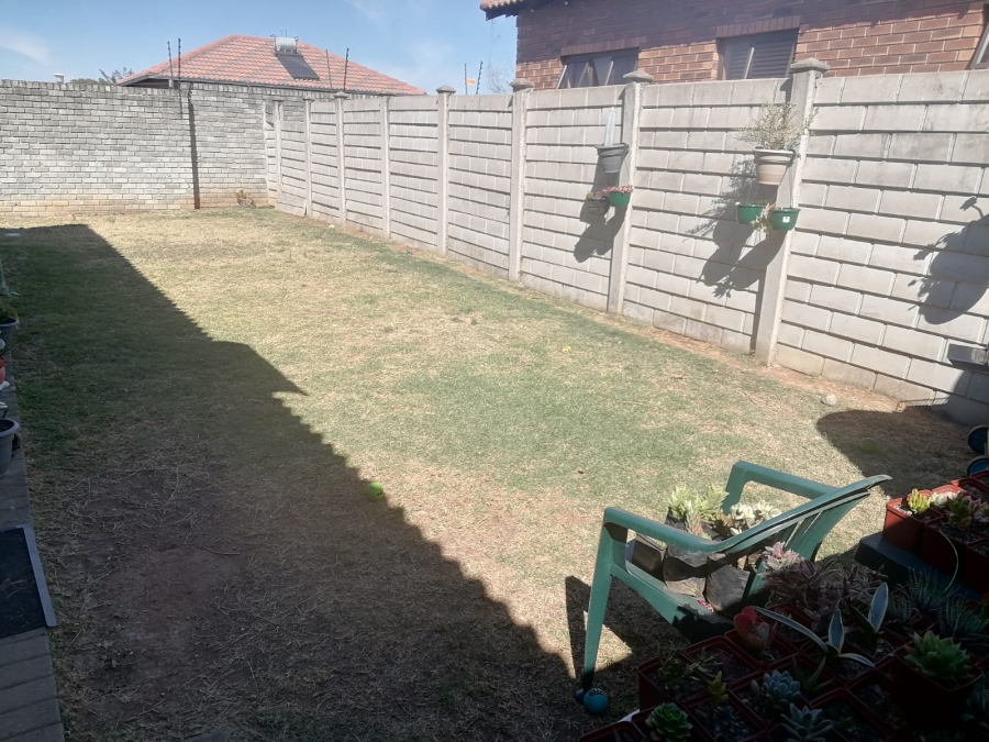 To Let 3 Bedroom Property for Rent in Waterval East North West